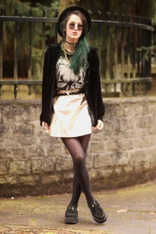 7-graphic-tee-and-skirt-with-choker