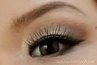 9-makeup-1o1-curl-the-lashes