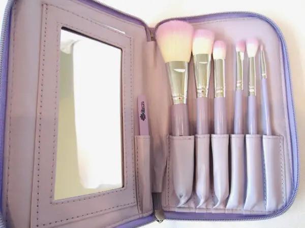 crown-brush-hd-set-with-mirror-and-tweezers-review