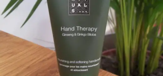 hand-therapy-nourishing-and-softening-handscrub-review1