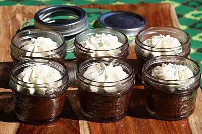 irish-cream-cupcakes-in-jars-recipe