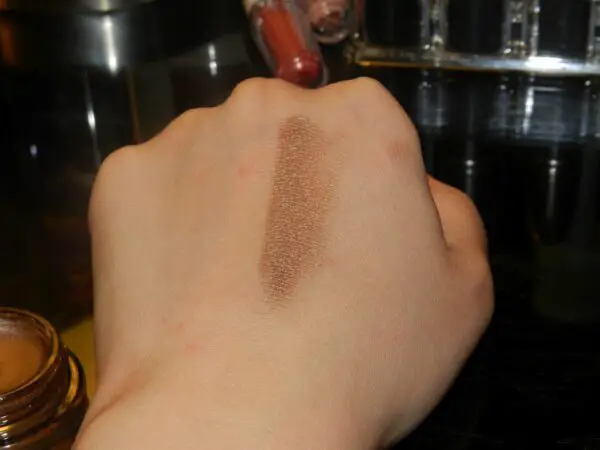 maybelline-bad-to-the-bronze-swatch