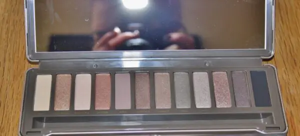 urban-decay-naked-2-palette-swatches2
