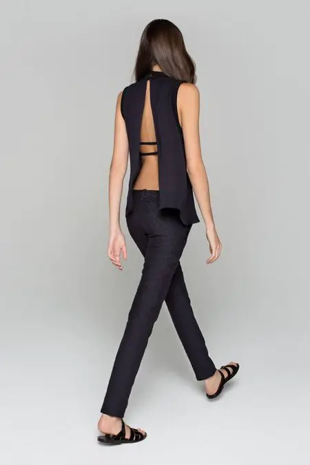backless-top-with-pants