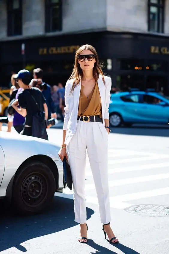 chic-belt-outfit-wide-belt-with-gold-buckle