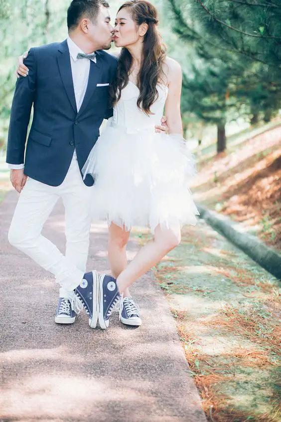 cool-his-and-hers-converse-shoes-wedding