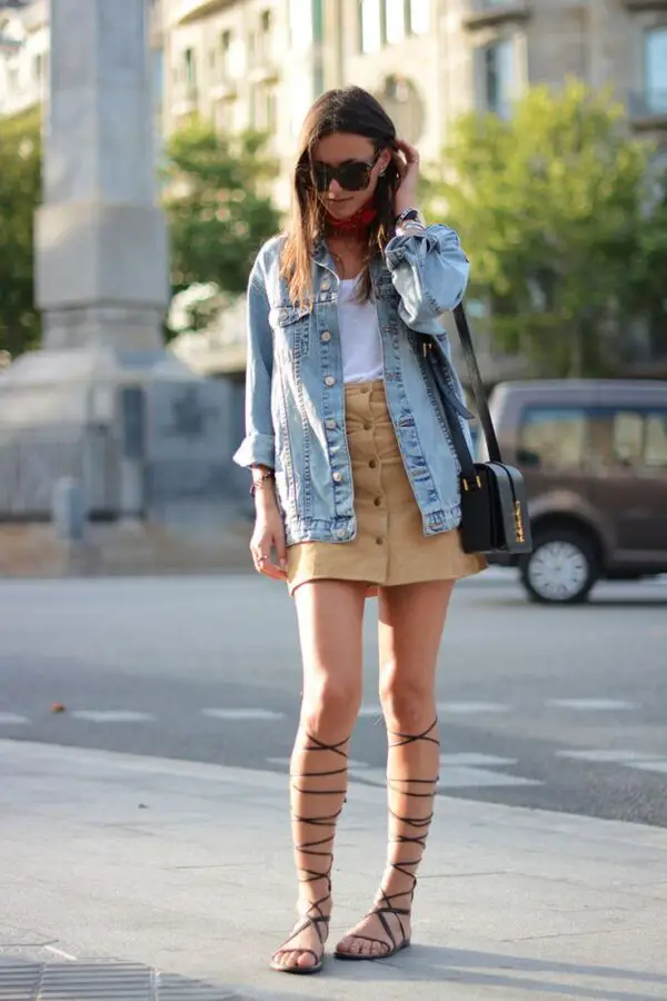denim-jacket-outfit-with-lace-up-shoes
