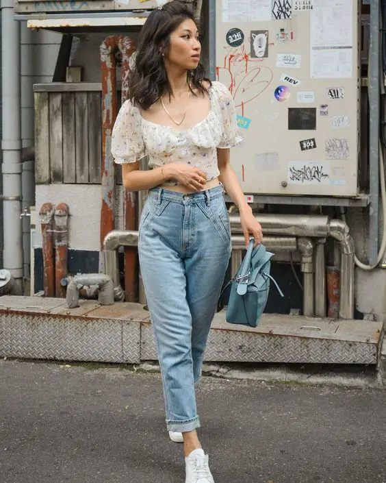 empire-waist-crop-top-and-blue-jeans