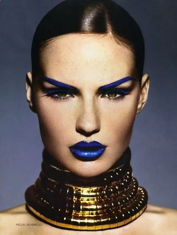 eyebrows-and-lips-in-blue