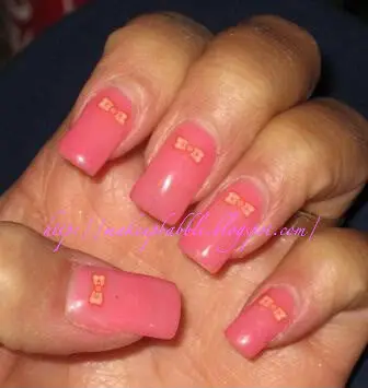 pink-nails-with-bows