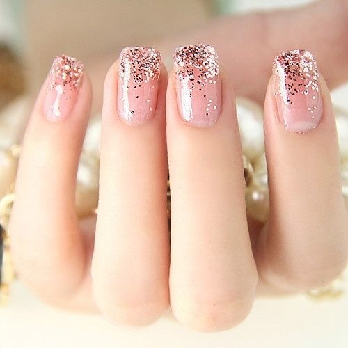 pink-nails-with-gold-glitter