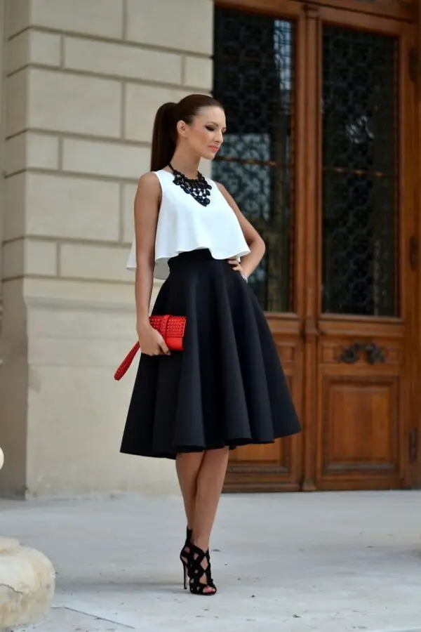 red-clutch-black-and-white-outfit-1